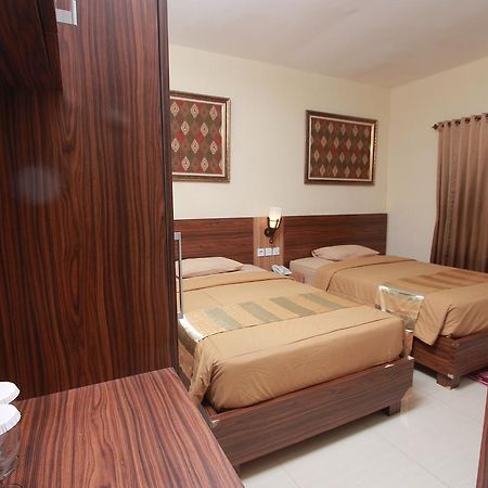 Hotel Kristina Malioboro Yogyakarta Kültér fotó