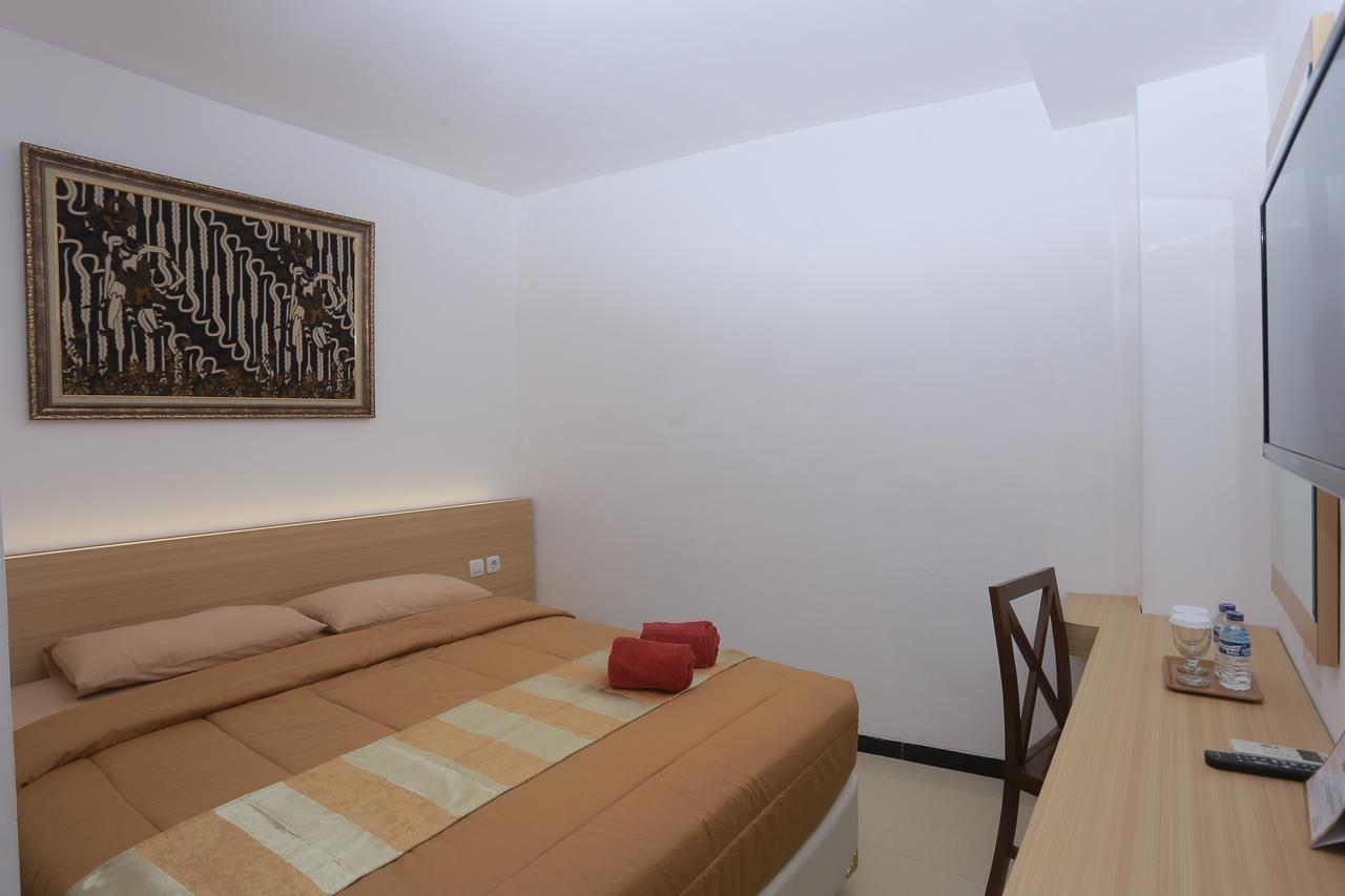 Hotel Kristina Malioboro Yogyakarta Kültér fotó