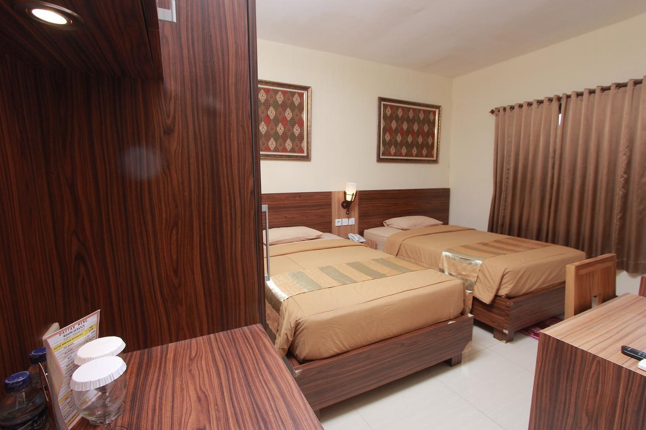 Hotel Kristina Malioboro Yogyakarta Kültér fotó