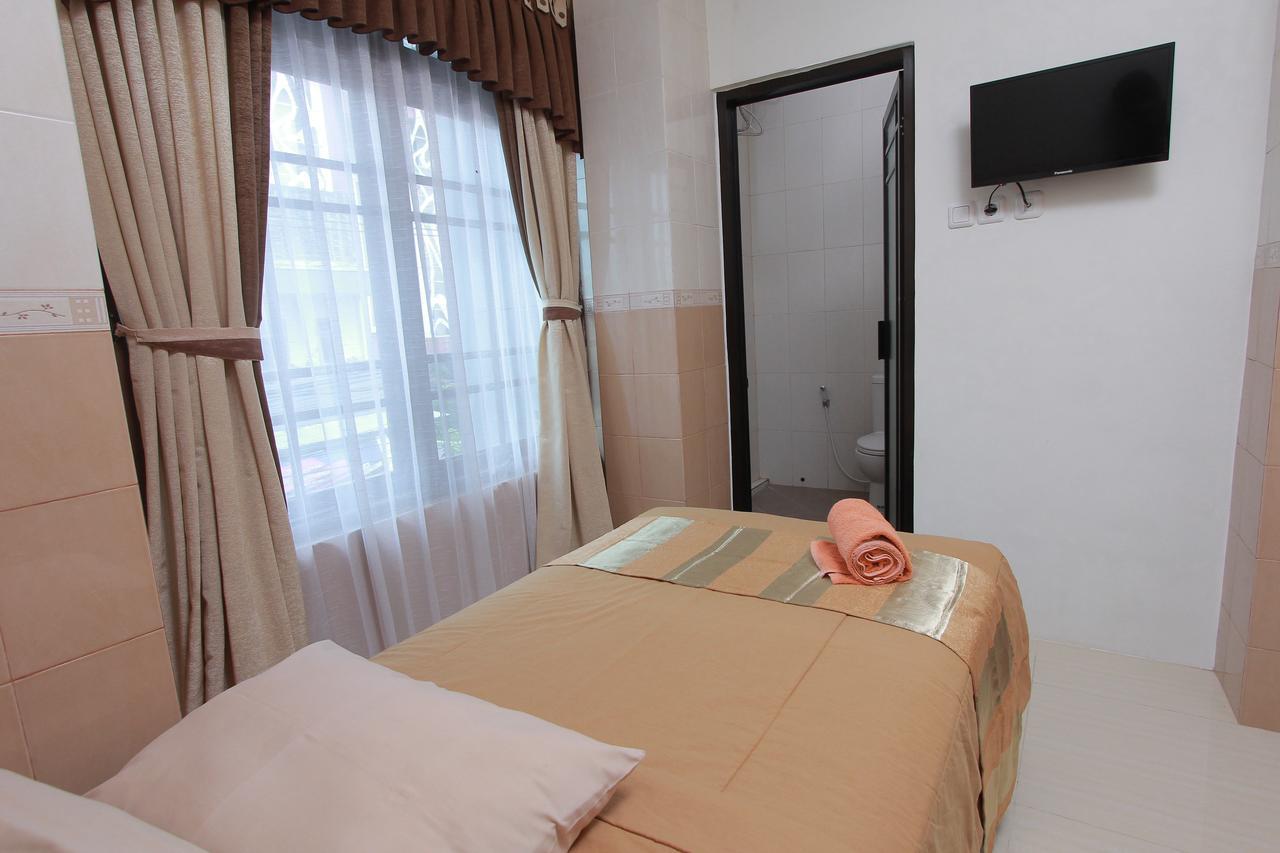 Hotel Kristina Malioboro Yogyakarta Kültér fotó