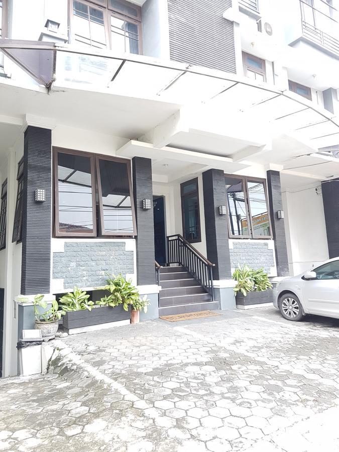 Hotel Kristina Malioboro Yogyakarta Kültér fotó