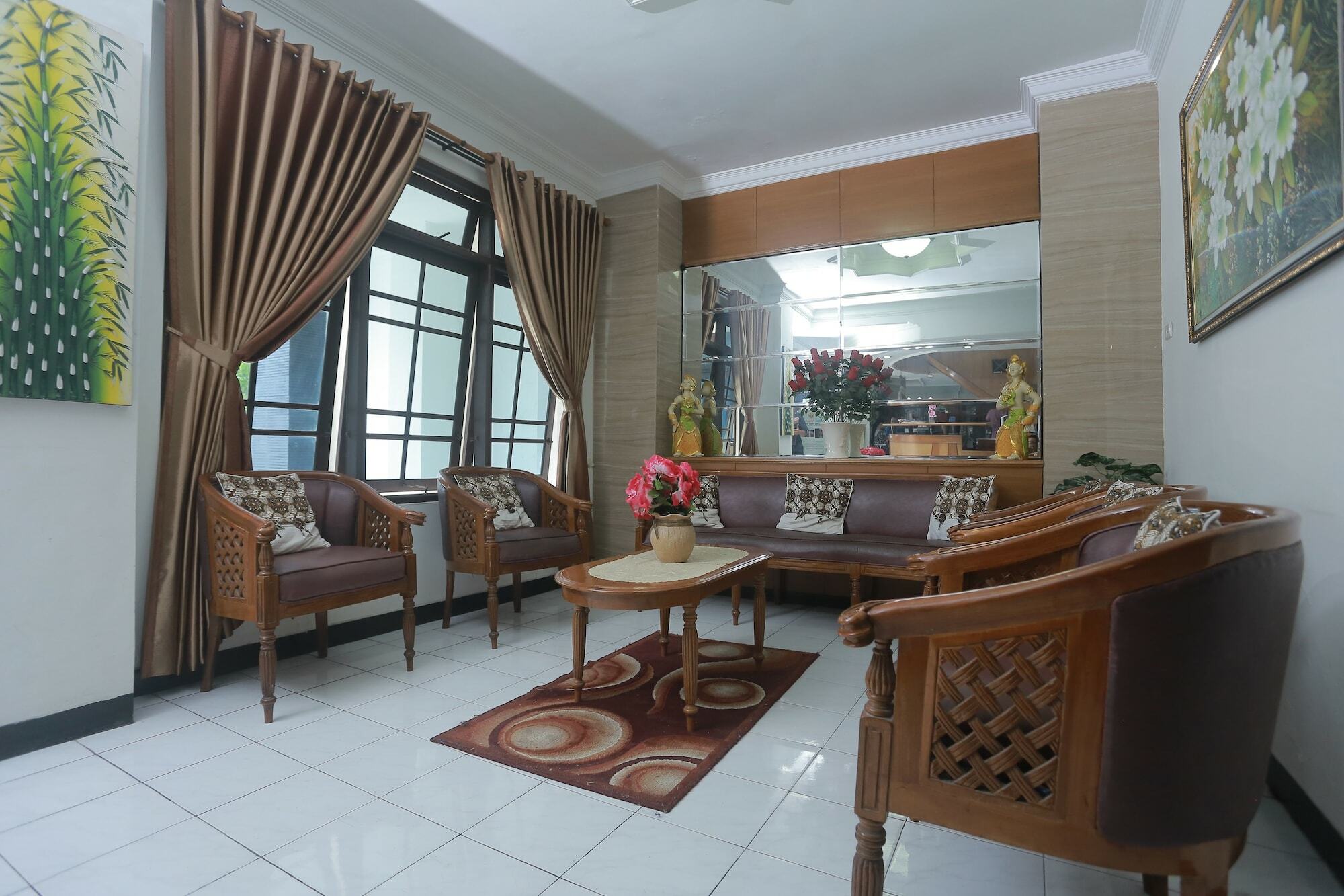 Hotel Kristina Malioboro Yogyakarta Kültér fotó